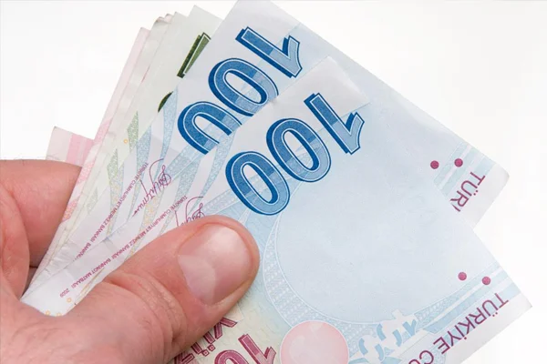 En düşük emekli maaşına 130 lira