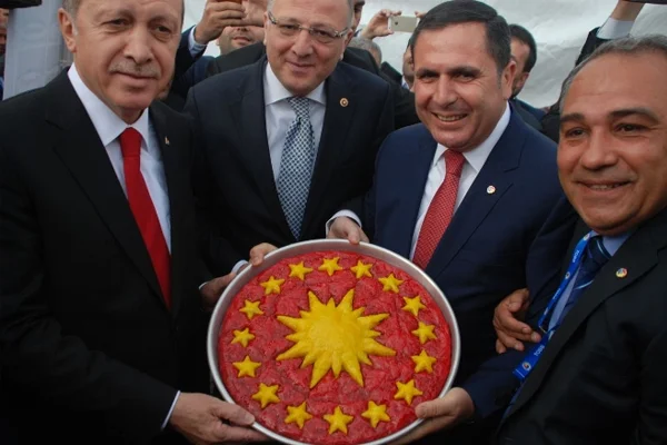Erdoğan'a 'forslu' baklava sürprizi