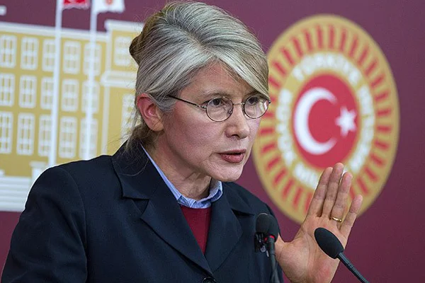 'Erdoğan fiilen başkandır'