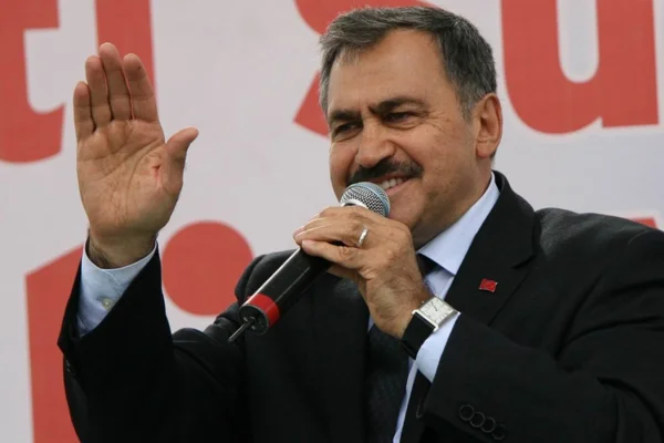 Eroğlu'ndan sandık görevlilerine tavsiyeler