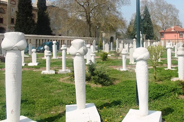 'Fatiha okumaktan aciz bir nesil'