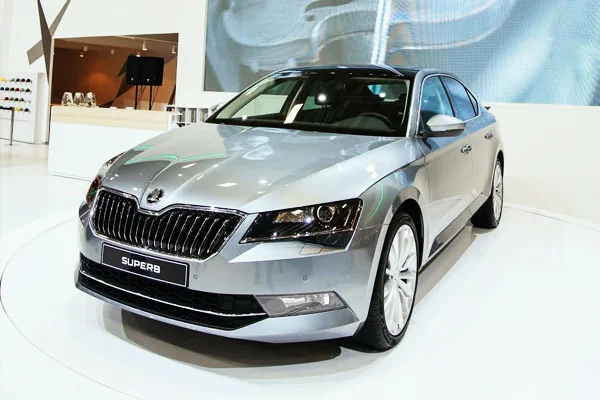 Gelmiş geçmiş en iyi Skoda Superb hayran bıraktı