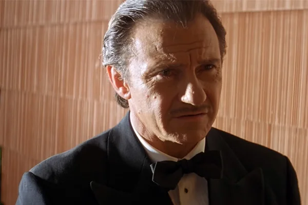 Harvey Keitel: Ezanı duyunca namaz kıldım