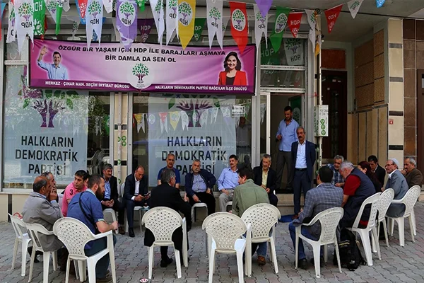 HDP barajı kıyılardan zorluyor