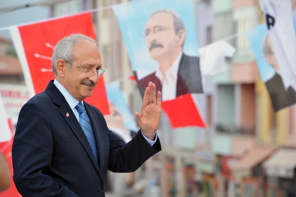 'İlk işiniz sandıkların üstüne oturmak olsun'