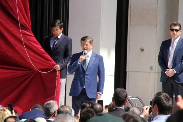 İzmir'de Başbakanlık Ofisi açıldı