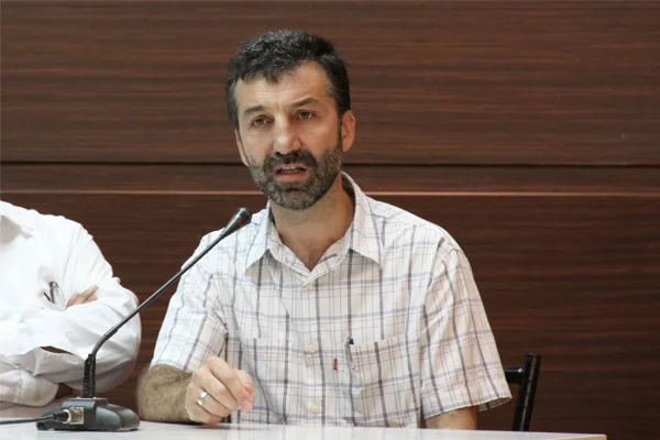 Kenan Alpay: Tanklar kışlaya, kasetler medyaya