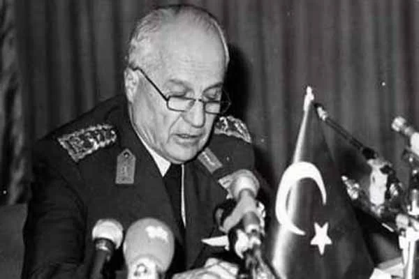 Kenan Evren hayatını kaybetti