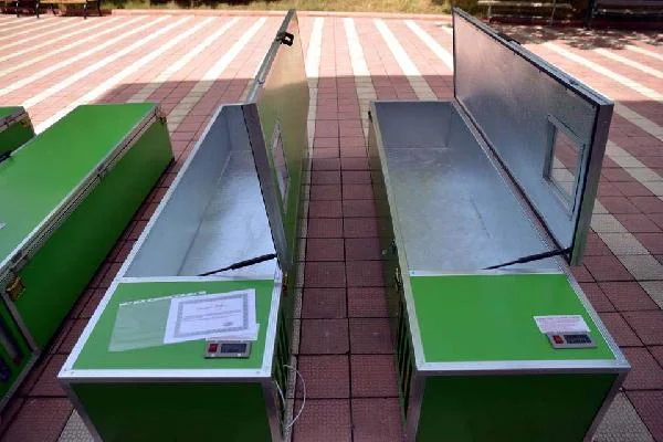 Klimalı tabutlar köylere dağıtıldı