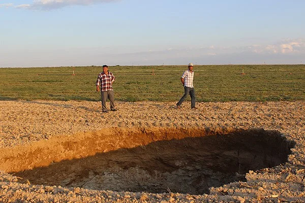 Konya'da 70 metre derinliğinde obruk oluştu