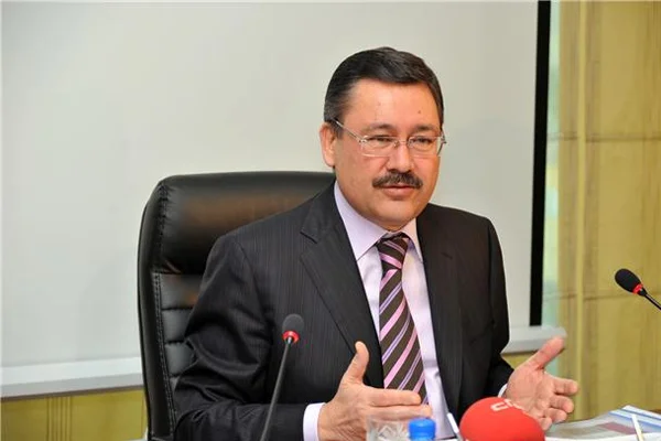 Melih Gökçek Doğan'dan özür diledi