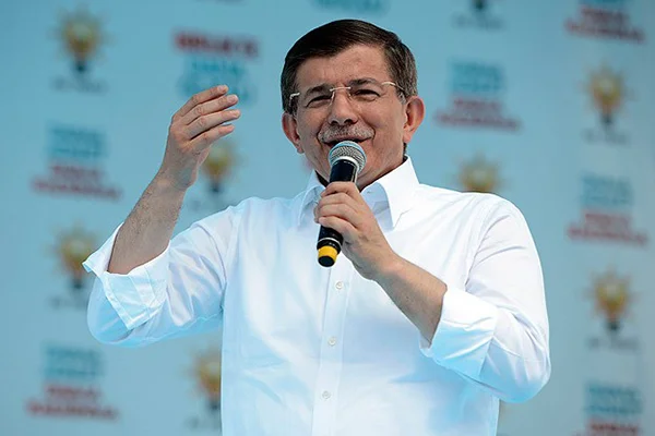 Meral Akşener'e Davutoğlu desteği