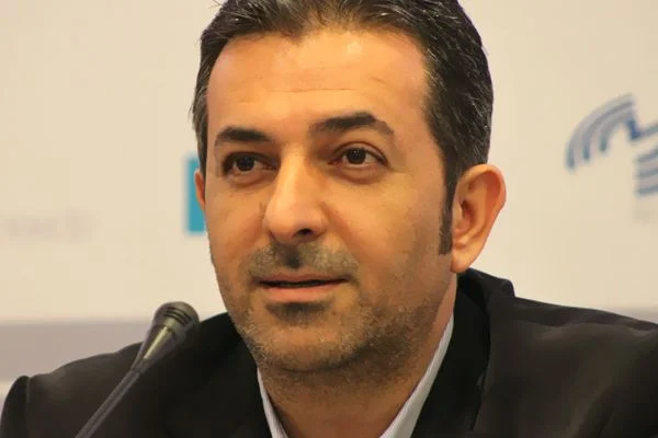 Önder'den Akif Beki'ye: Beni dövecek misin?