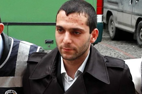 Özbizerdik yine silah çekti
