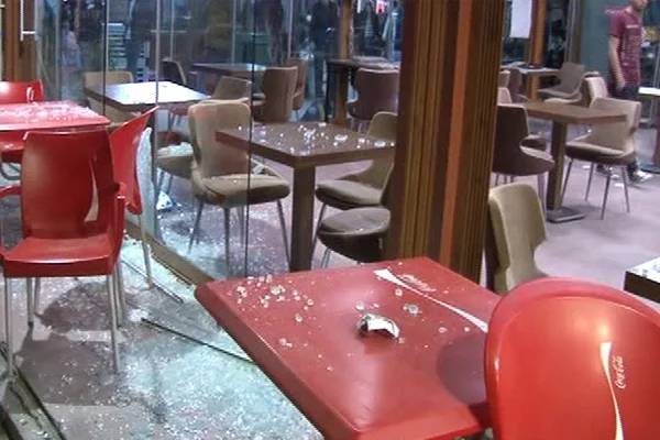 Polise pompalı tüfekle saldırı: 2 yaralı
