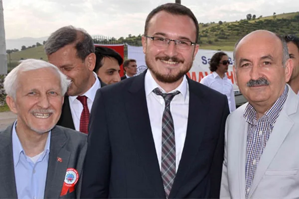 Sağlık Bakanı sigarayı bıraktırdı
