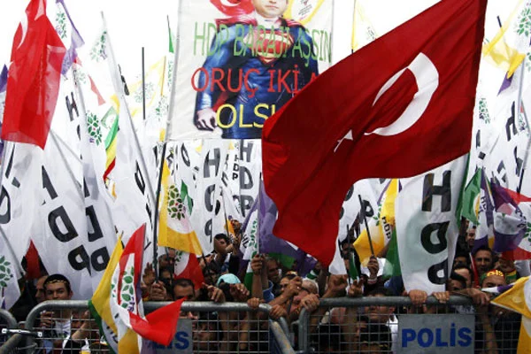 Samsun HDP mitinginde tehlikeli gerilim!