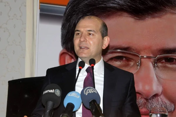 Soylu, MHP'yi Havalimanı ile eleştirdi