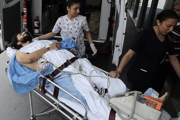 Suriye'de yaralanan gazeteci Türkiye'ye getirildi