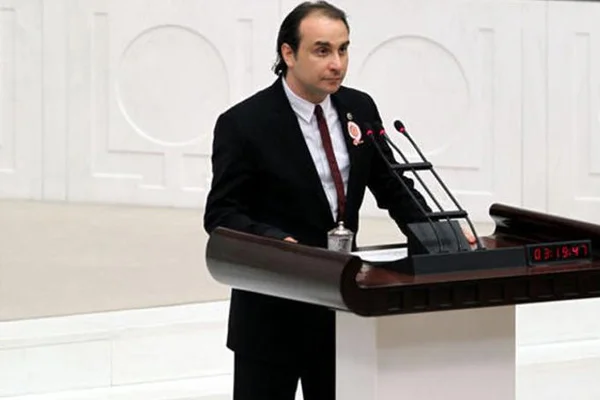 Türkeş'in oğlu AK Parti'den istifa etti