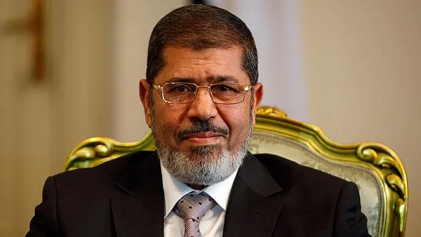 Türkiye, Mursi için ayakta