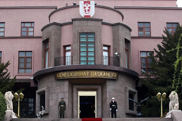 Türkiye'ye geçmeye çalışan 348 kişi yakalandı