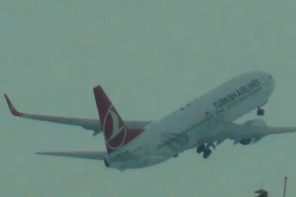 Uçaklar İstanbul'a inemiyor
