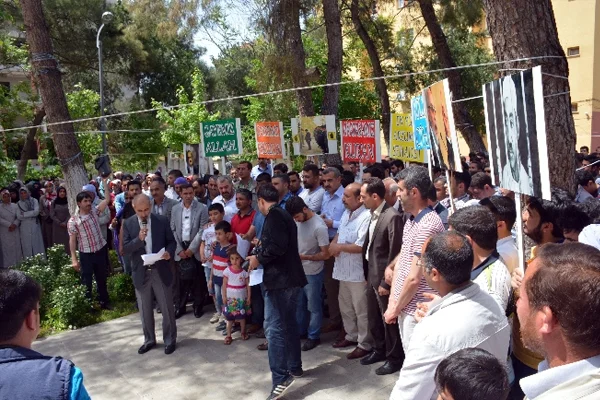 Urfa'da Mursi'ye destek yürüyüşü