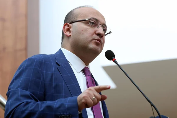 'Utanma duygusu olsa sokağa çıkamaz'
