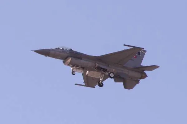 Yunan jetlerine jet cevap