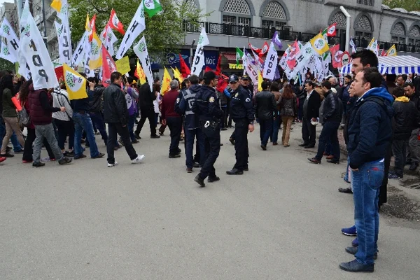Zonguldak'ta HDP'ye bayrak tepkisi