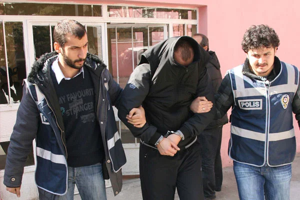 10 ilde 'çek dolandırıcılığı' operasyonu