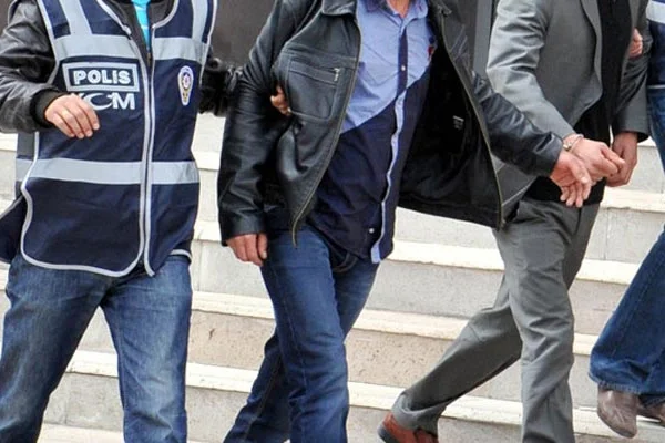 19 kişi oy kullanırken tutuklandı