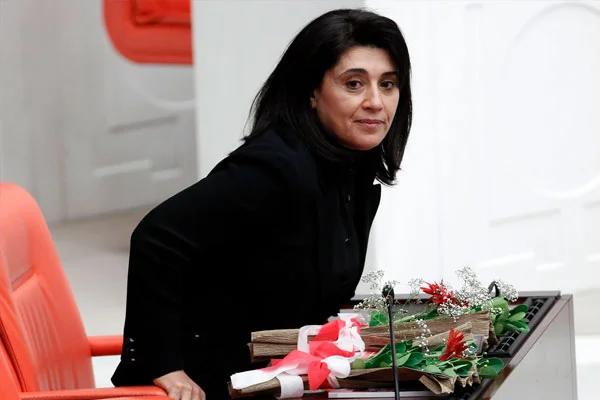 24 yıl sonra Türkçe yemin etti
