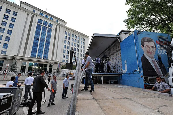 AK Parti'den Balkon Hazırlığı