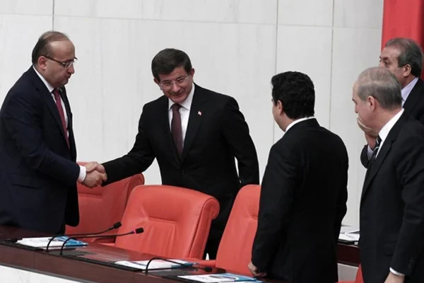 AK Parti'ye kimler veda edecek?