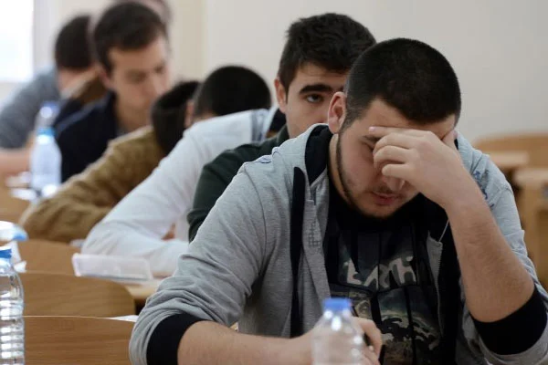 AÖF sınavlarında kimlik zorunluluğu kalkıyor