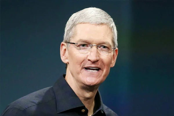 Apple'dan Google ve Facebook'a suçlama