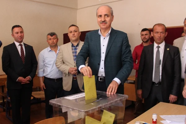 'Artık biz susuyoruz, milletimiz konuşuyor'