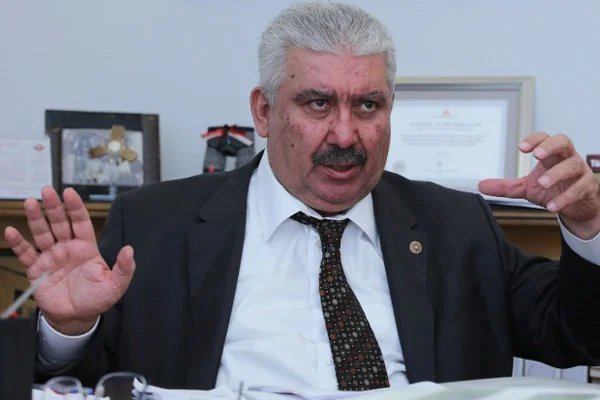'Asıl sorun siyasi partilerin ilkesizliğidir'