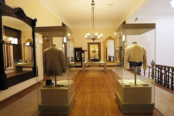 Atatürk'e ait tarihi halı kayboldu