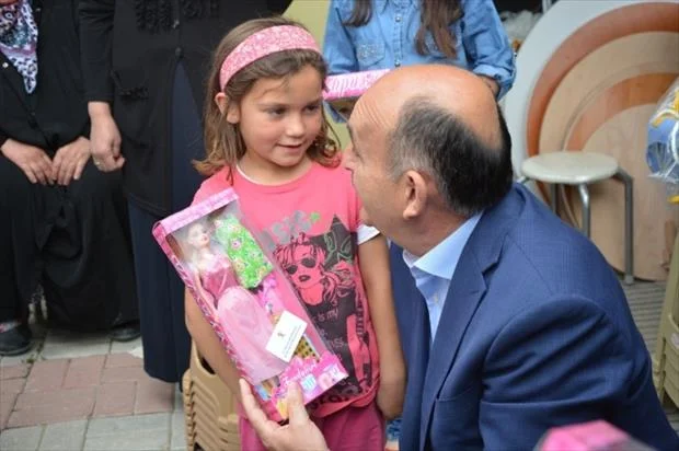 Bakanın küçük kızla sohbeti