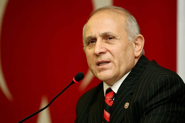 Burhan Kuzu: Erken seçim kaçınılmaz