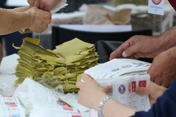 Cemaat destekli bağımsızlar kaybetti