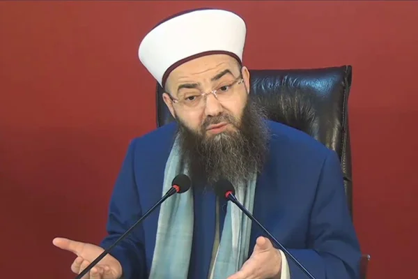 Cübbeli Ahmet'e: 'Sakalını kes gel'