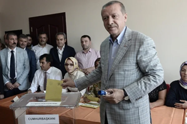 Cumhurbaşkanı olarak ilk kez oy kullandı