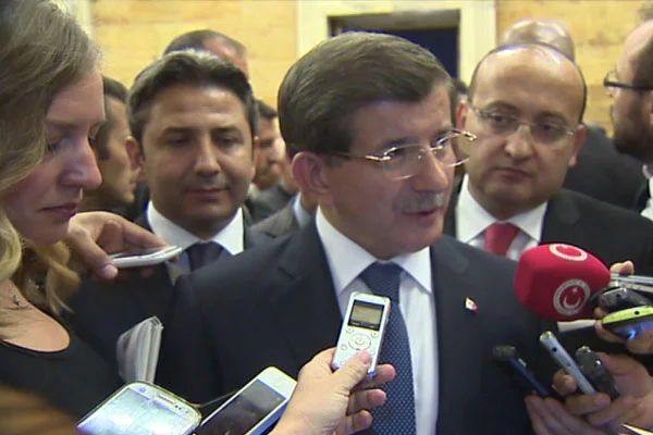 Davutoğlu'ndan CHP' ye ılımlı yanıt