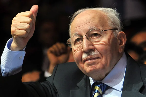 'Erbakan hocamıza çok şey borçluyuz'