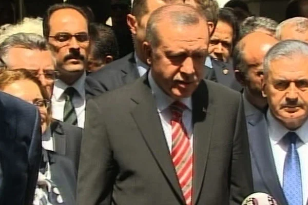 Erdoğan'a hava fişekli karşılama