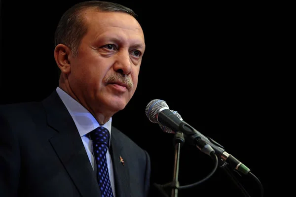 Erdoğan mitingi bırakıp yanına gitti